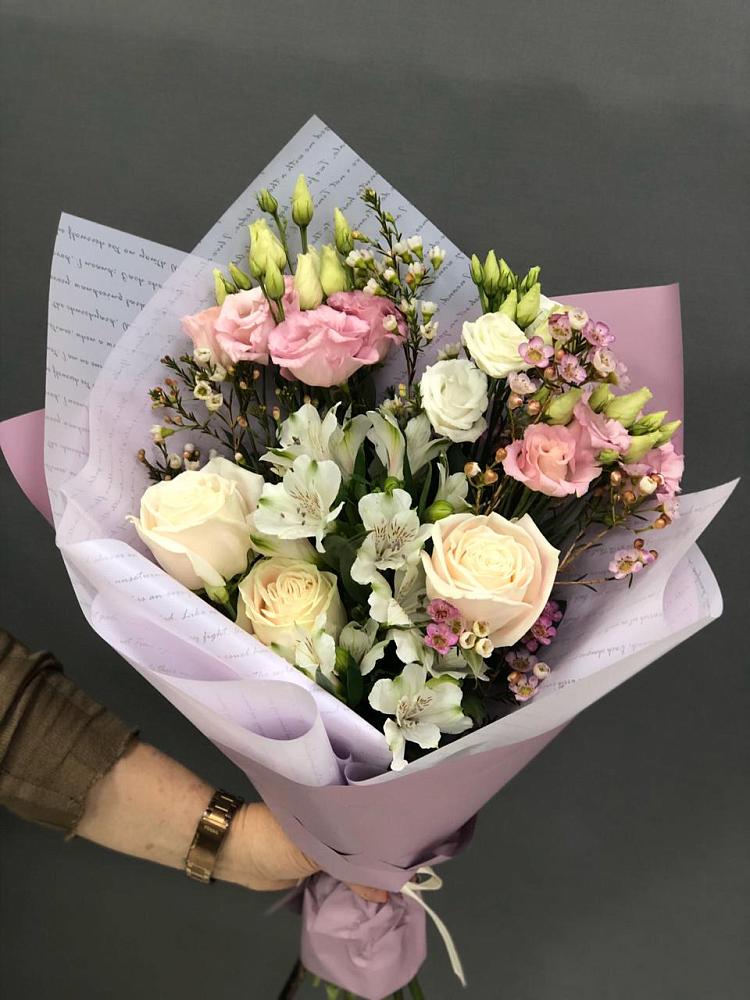 Букет цветов из: Альстромерии, Розы и Лизиантусы в Струбково