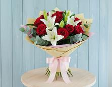 Букет цветов из:  Лилии и Розы в Струбково