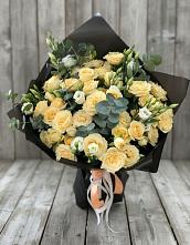 Букет цветов из:  Розы и Лизиантусы в Струбково