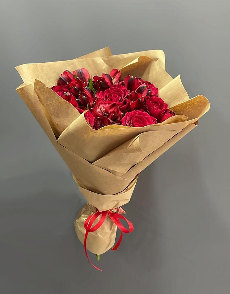 Букет цветов из: Альстромерии и Розы в Струбково