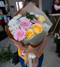 Букет цветов из:  Герберы, Розы и Хризантемы в Струбково