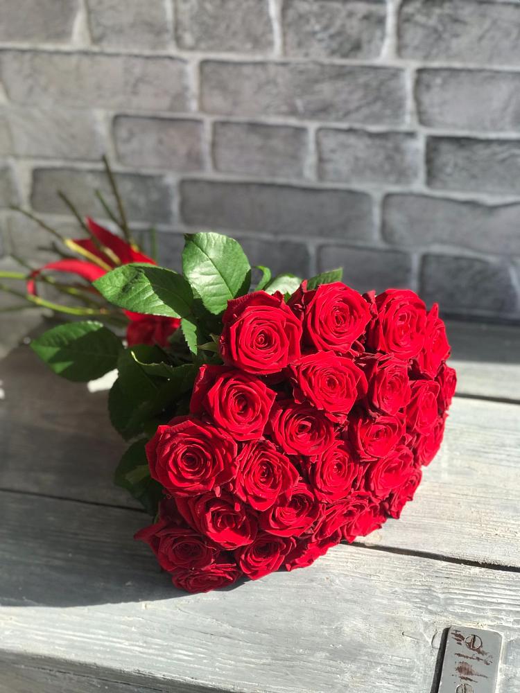 Букет Красные розы Фридом в Струбково