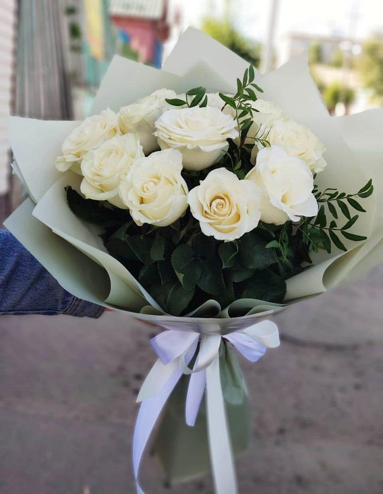 Букет Белые розы Проуд в Струбково