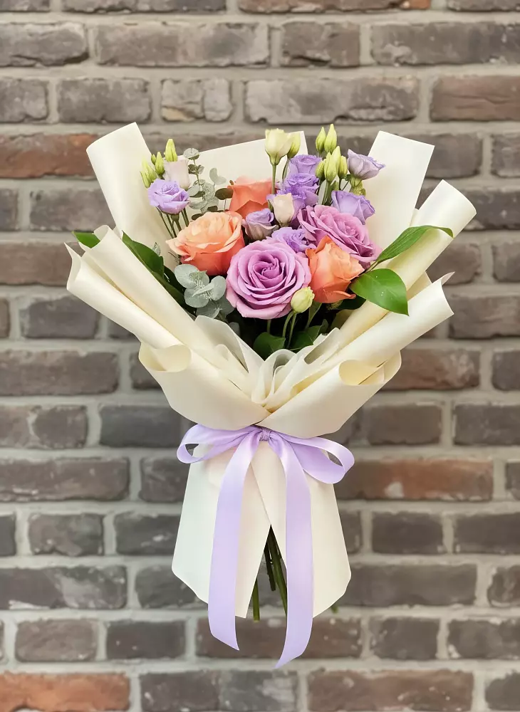 Букет цветов из: Лизиантусы и Розы в Струбково