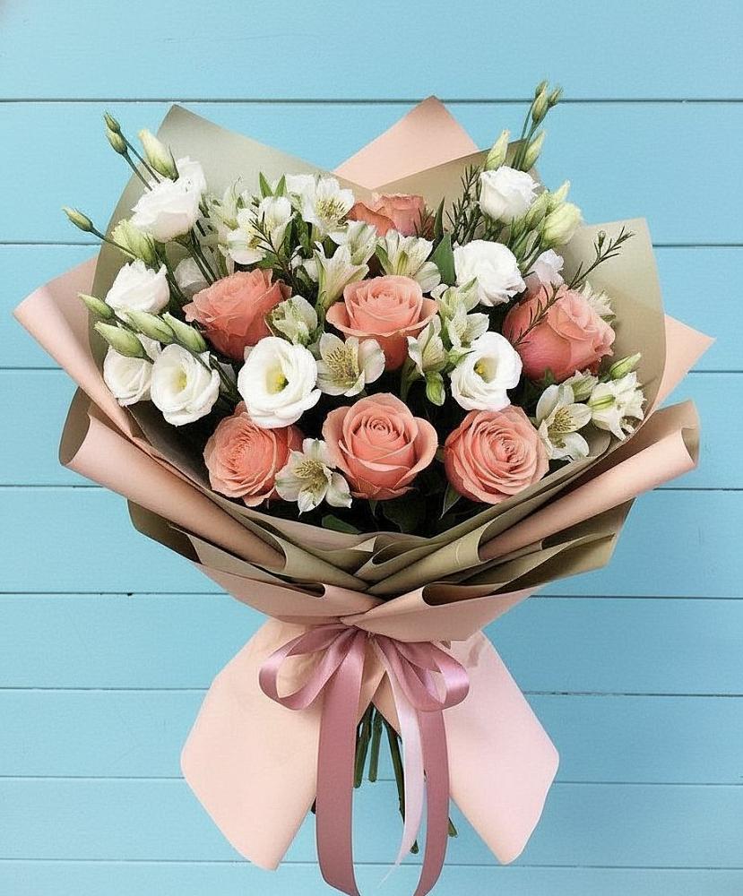 Букет цветов из: Розы, Альстромерии и Лизиантусы в Струбково