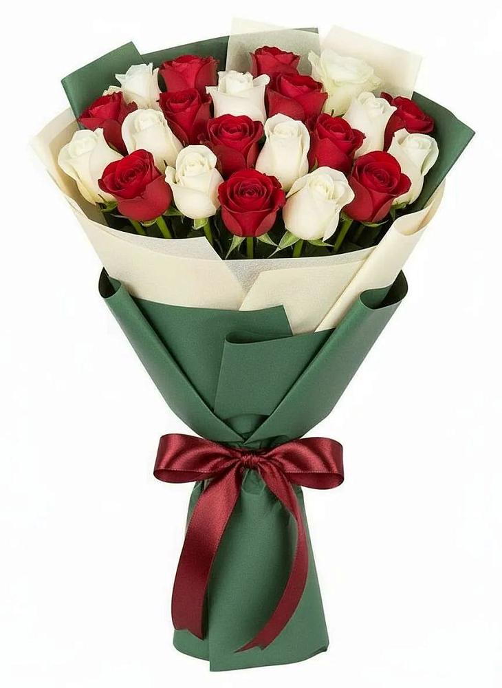 Букет Микс из красных и белых роз в Струбково