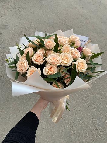 Букет Кремовые розы Латте в Струбково