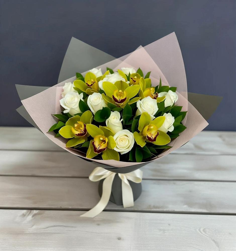 Букет цветов из: Орхидеи и Розы в Струбково