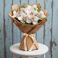 Букет цветов из:  Орхидеи и Розы в Струбково